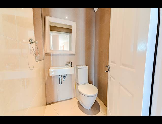 2 BEDROOM APARTMENT FOR SALE IN POINT WATERFRONT